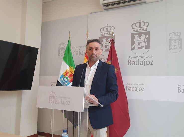 Prez sopesa ir al juzgado a aclarar destino dinero asignado grupos municipales de Badajoz