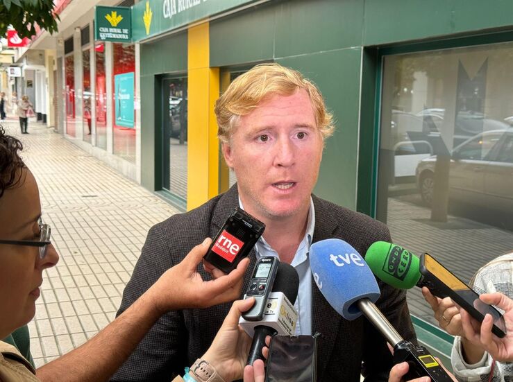 El alcalde de Badajoz espera concretar en qu puede ayudar frente al nenfar este martes