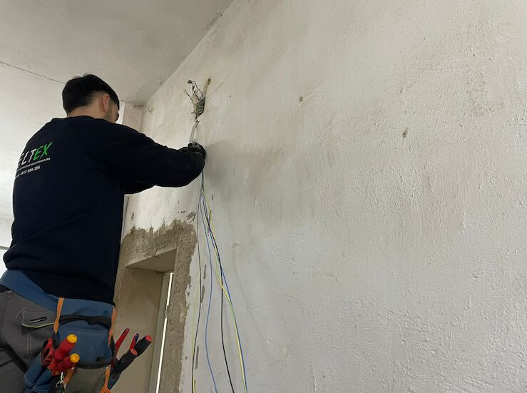 Fundacin Laboral ofrece en Mrida curso gratis Prevencin en Trabajos de Electricidad