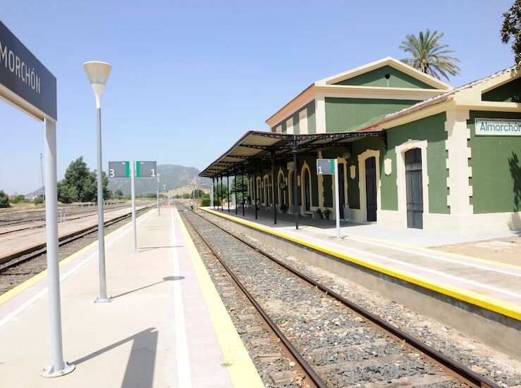 Adif adjudica mejora de infraestructura en cuatro estaciones corredor MridaPuertollano