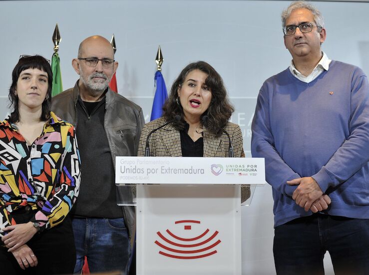 Fernando Colomo y Charo Lpez suscriben un manifiesto de apoyo a Unidas por Extremadura 