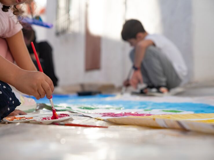 Extremadura otorga 195M intervencin especializada con familias con menores en adopcin