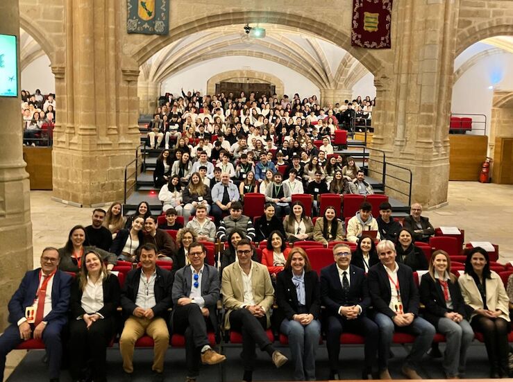  59 equipos participan en la primera fase del IV Concurso de Debate Escolar de Extremadura