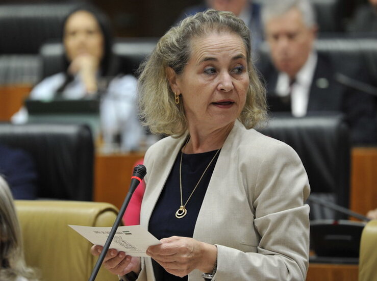 La Junta defiende que sus becas llegan a 227 universitarios ms