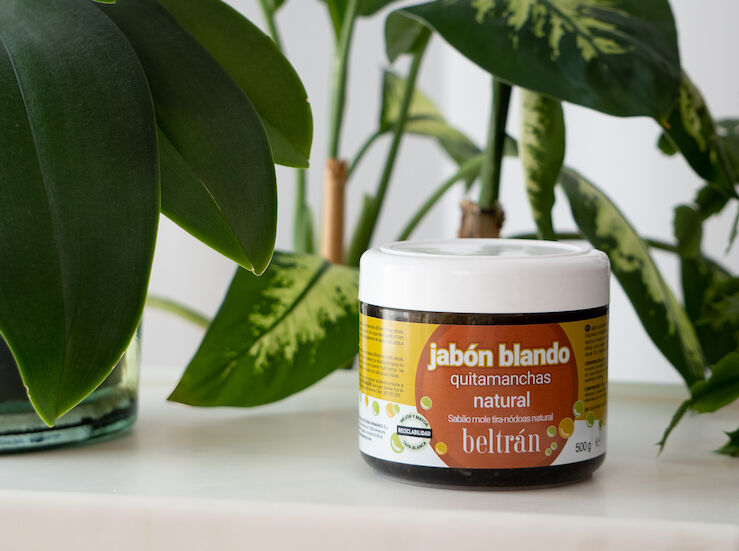 Del lavadero a las plantas el jabn blando de Jabones Beltrn conquista a todos