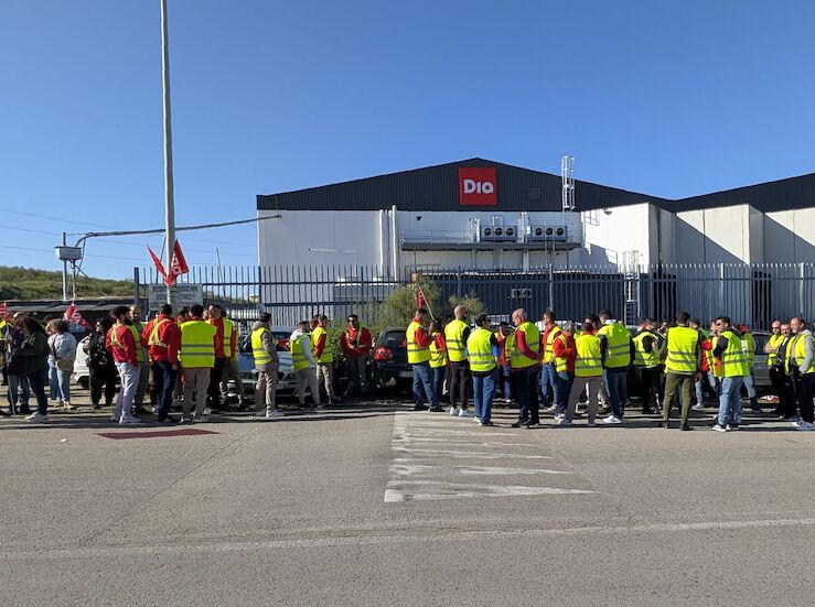 Plantilla plataforma logstica DIA en Mrida pide cobrar lo mismo que en el resto del pas