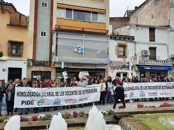 Sindicatos docentes piden a la Junta respuesta a su propuesta de homologacin salarial 