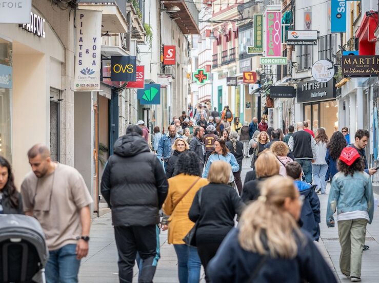 Ayuntamiento refuerza su apoyo al comercio con mejora hilo musical en el centro