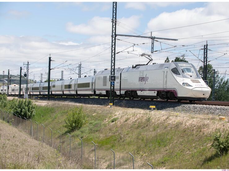 Reducir velocidad en tramos de la red ferroviaria es un ejemplo de dejadez del Gobierno 