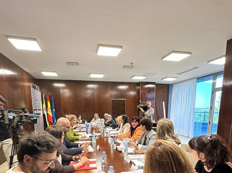 Junta avanza en la Ley LGTBI con trabajos protocolo antibullying en centros educativos