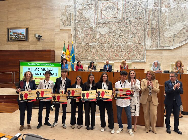 Institutos de Navalvillar de Pela y Montijo ganan el IV Concurso Escolar de Debate