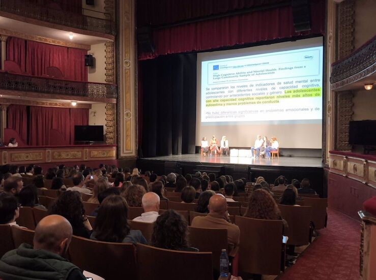 En Cceres 400 docentes se forman para atender al alumnado con altas capacidades