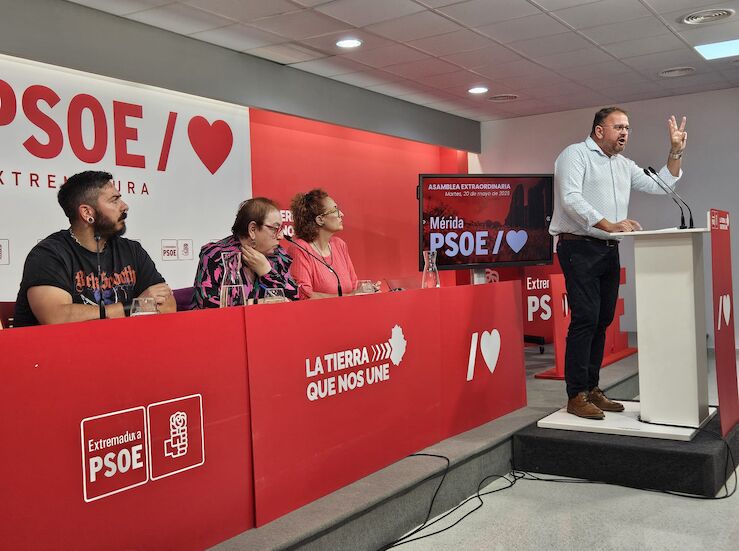 Antonio Rodrguez Osuna es reelegido Secretario General del PSOE de Mrida