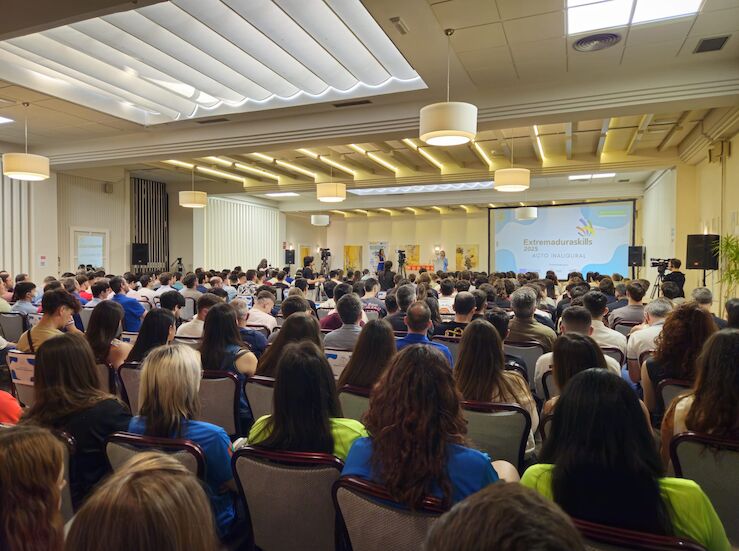 Educacin entrega las medallas de las ExtremaduraSkills 2025 al alumnado de FP