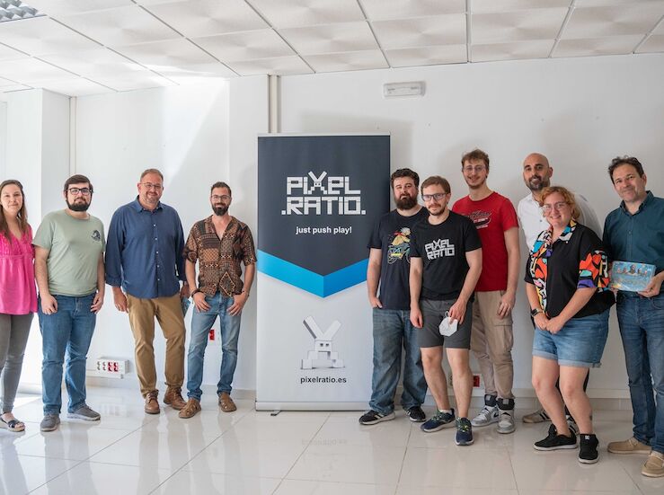 El alcalde de Mrida visita la empresa de videojuegos Pixel Ratio 