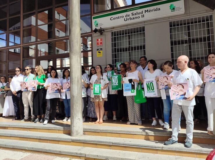 Trabajadores del SES piden ms seguridad a las puertas del centro de salud de Mrida