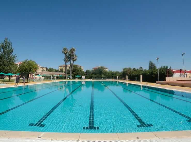 Las cuatro piscinas municipales abren el prximo 13 de junio una semana antes que 2024