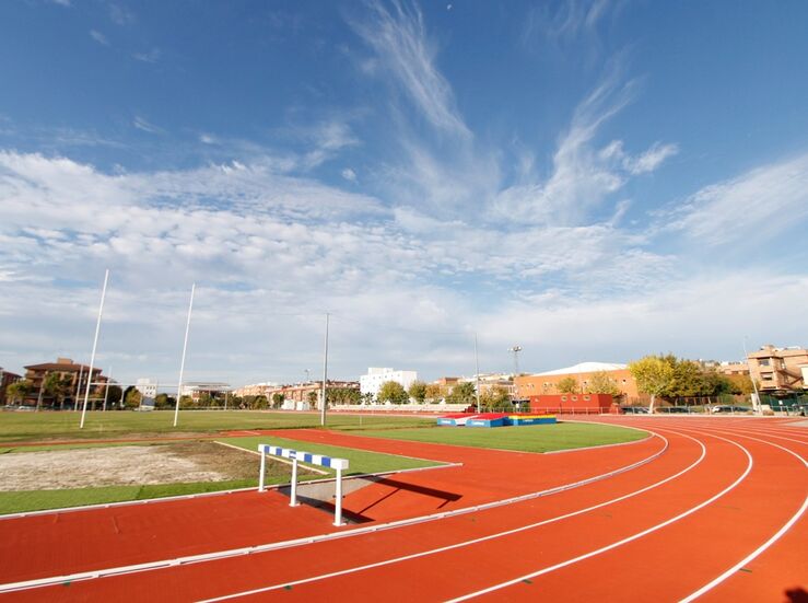 Ayuntamiento de Mrida cifra en 11M las inversiones en la pista de atletismo del Diocles