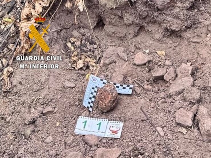 Desactivada una granada de mano de la Guerra Civil hallada en finca de Puebla de Alcocer