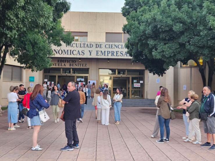 Educacin publica la convocatoria de becas complementarias para estudiantes universitarios