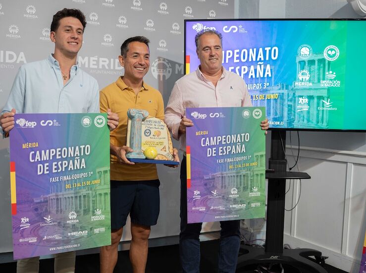 El Campeonato de Espaa de Pdel de 3 categora se disputa en Mrida con 32 equipos 