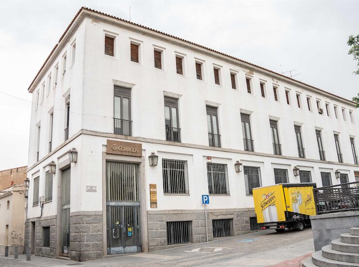 Ayuntamiento de Mrida adquirir el edificio de Correos en la plaza de la Constitucin