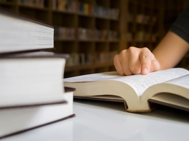 Oposiciones Auxiliar Administrativo Es Sevilla el lugar ideal para preparar tu futuro