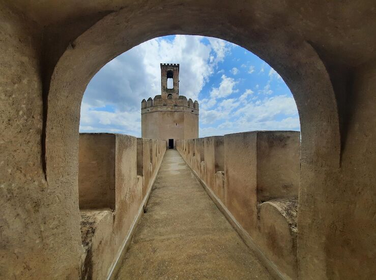 Los monumentos de Badajoz adaptan su horario al verano y las horas de sol