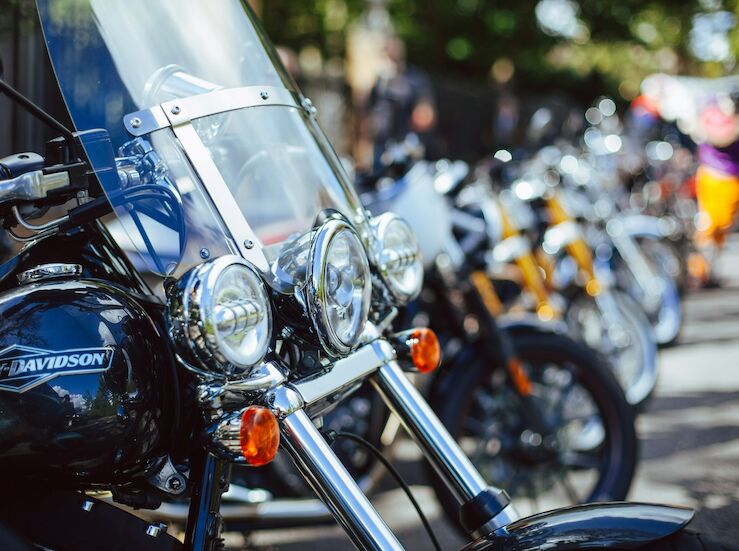 La aseguradora mejor valorada por los motoristas en 2025 no es la que imaginas