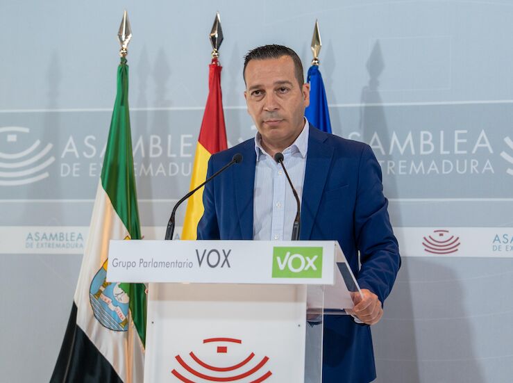 VOX reclama anular el juramento de Gallardo y defiende la rebaja de la tasa Enresa