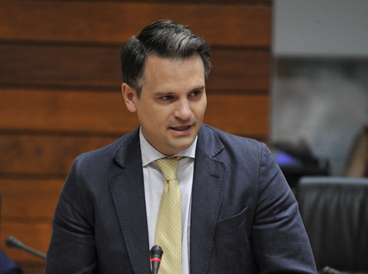 La Junta defiende un proceso de fusin Don BenitoVillanueva con transparencia