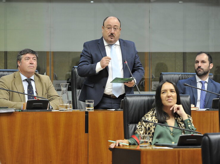 Junta culpa a Vox de unir sus votos con PSOE por meterle el dedo en el ojo a Guardiola