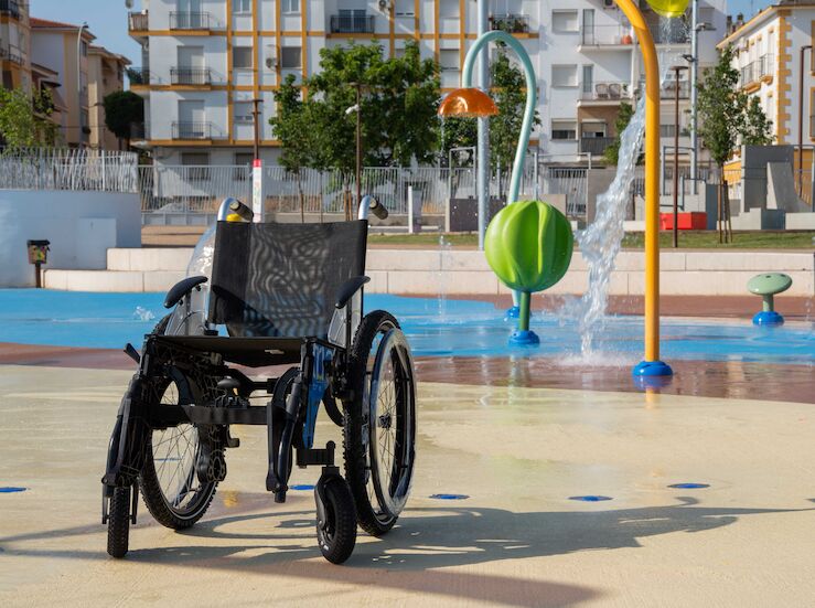 Los espacios acuticos municipales de Mrida contarn con seis sillas de ruedas