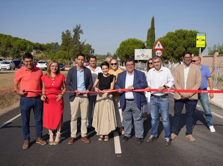 Diputacin Badajoz culmina mejora carretera provincial La AlbueraValverde de Legans