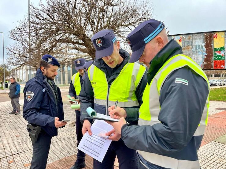El DOE recoge los cambios que permiten convocatorias conjuntas de policas locales
