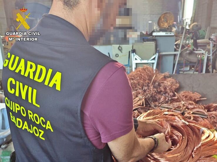 Cuatro investigados por robar 47000 metros de cable de lneas telefnicas en la provincia