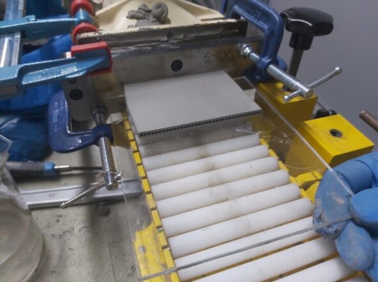 La UEx fabrica filtros cermicos para depurar las aguas de microplsticos