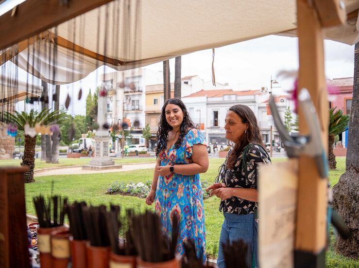 La nueva delegada de Comercio de Mrida se reunir este verano con el sector