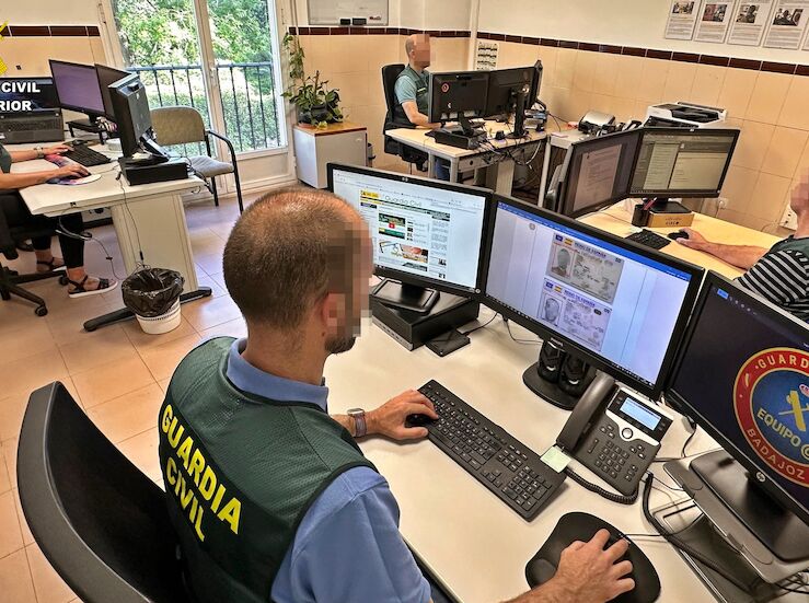 Desmantelado un grupo de ciberdelincuentes que estaf 10000 a una empresa de Torremayor