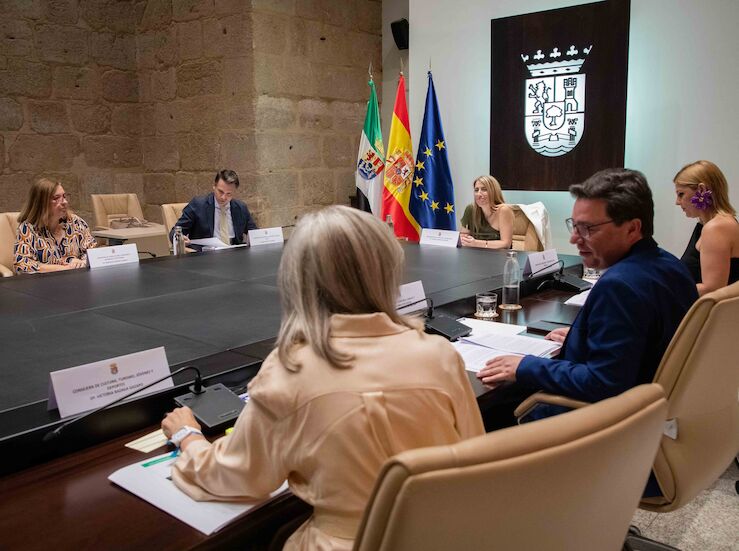 Familias residentes en municipios extremeos menores de 3000 habitantes recibirn 500 