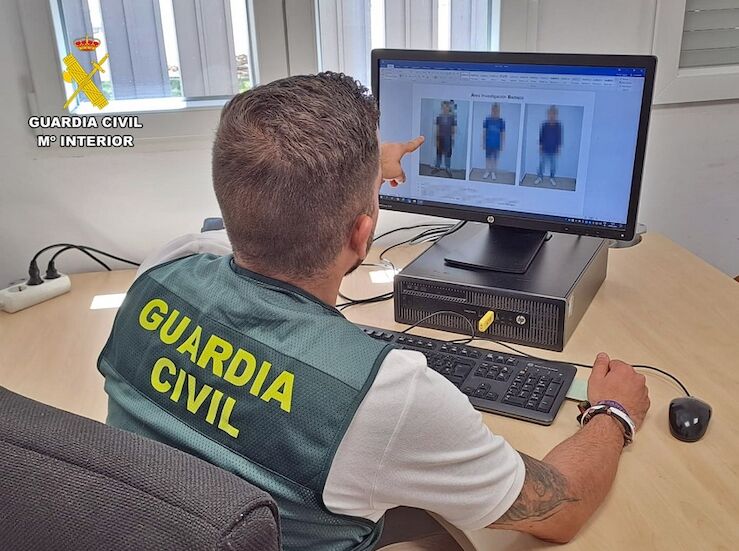 Detenidos tres vecinos de Badajoz acusados de robar en un colegio de Novelda 