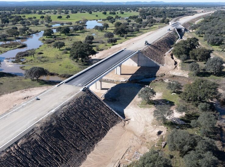 Transportes licita por 6M sistema control electrificacin tramo TalayuelaPlasencia AVE