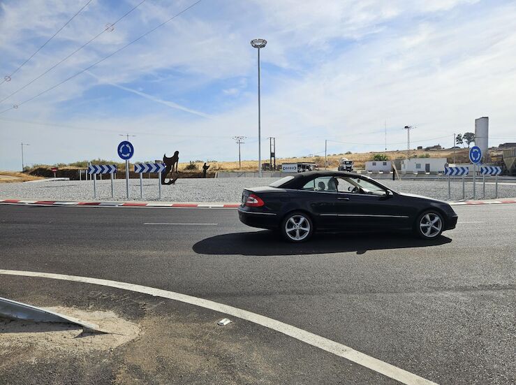 La glorieta Las Arenas en Villanueva de la Serena canalizar trfico de cinco vas 