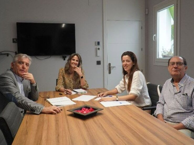 Fundacin CB entrega vehculo adaptado para enfermos de Alzheimer de la asociacin Afaex