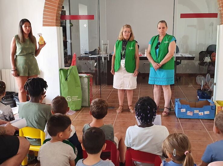AECC de Cceres conciencia a ms de 2000 nios para proteger la piel del sol