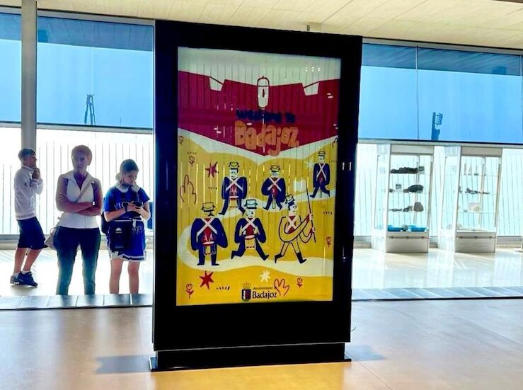 Badajoz se promociona en los aeropuertos de Gran Canaria y Tenerife para atraer visitantes