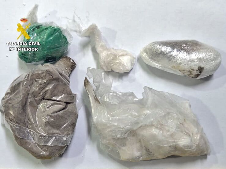 Detenida una vecina de Azuaga tras ser sorprendida con 50 gramos de cocana y herona