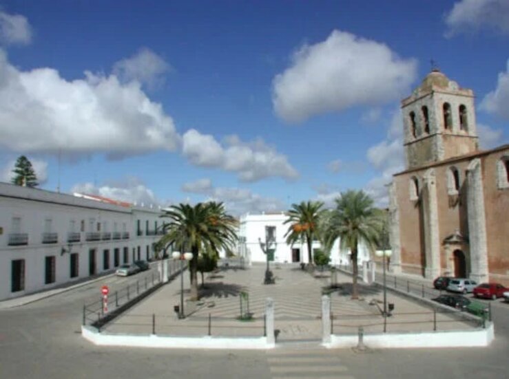 Antonio Manuel Reyes y grupo de guas voluntarios distintivo Los Santos Excelente 2025