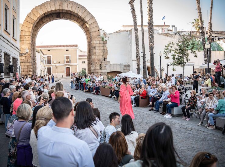 Ayuntamiento de Mrida licita la organizacin de la II Pasarela Emrita Fashion Show