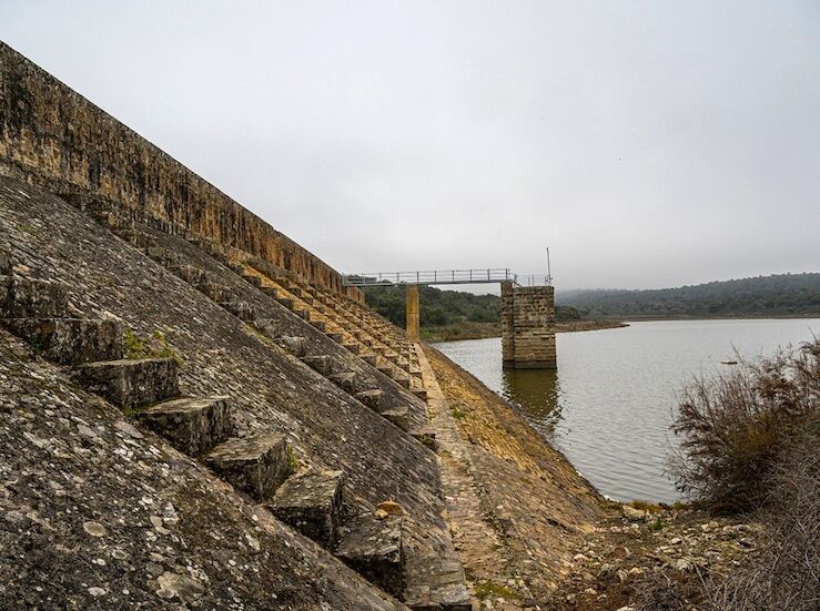 La CHG licita las obras de reparacin del canal alimentador del embalse de Cornalvo